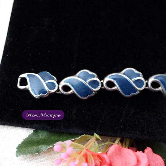 💙 VINTAGE Silver Plate Blue Paint Linked Bracelet 📿 - Picture 4 of 6